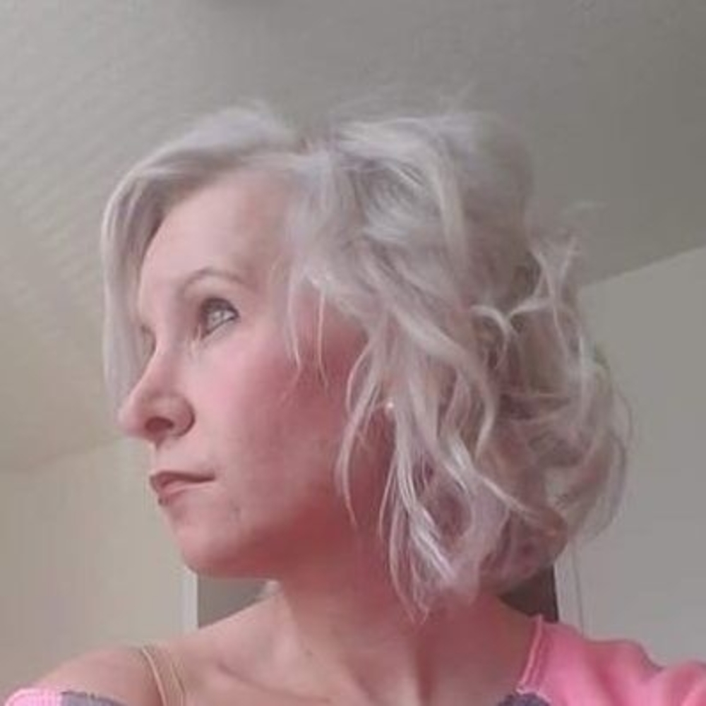 Meet your Posher, Elena